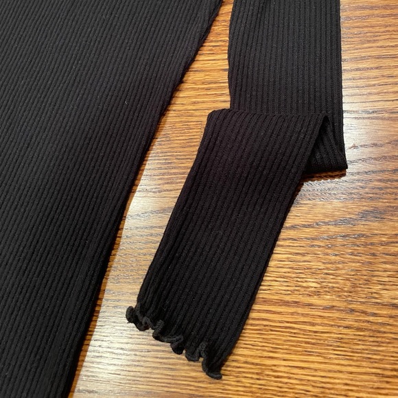 Black off shoulder frilly fitted dress - Picture 3 of 4